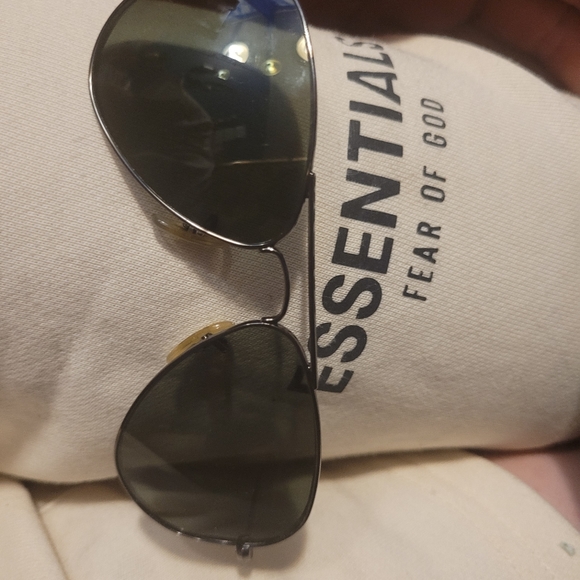 RayBan sun glasses - Picture 1 of 2